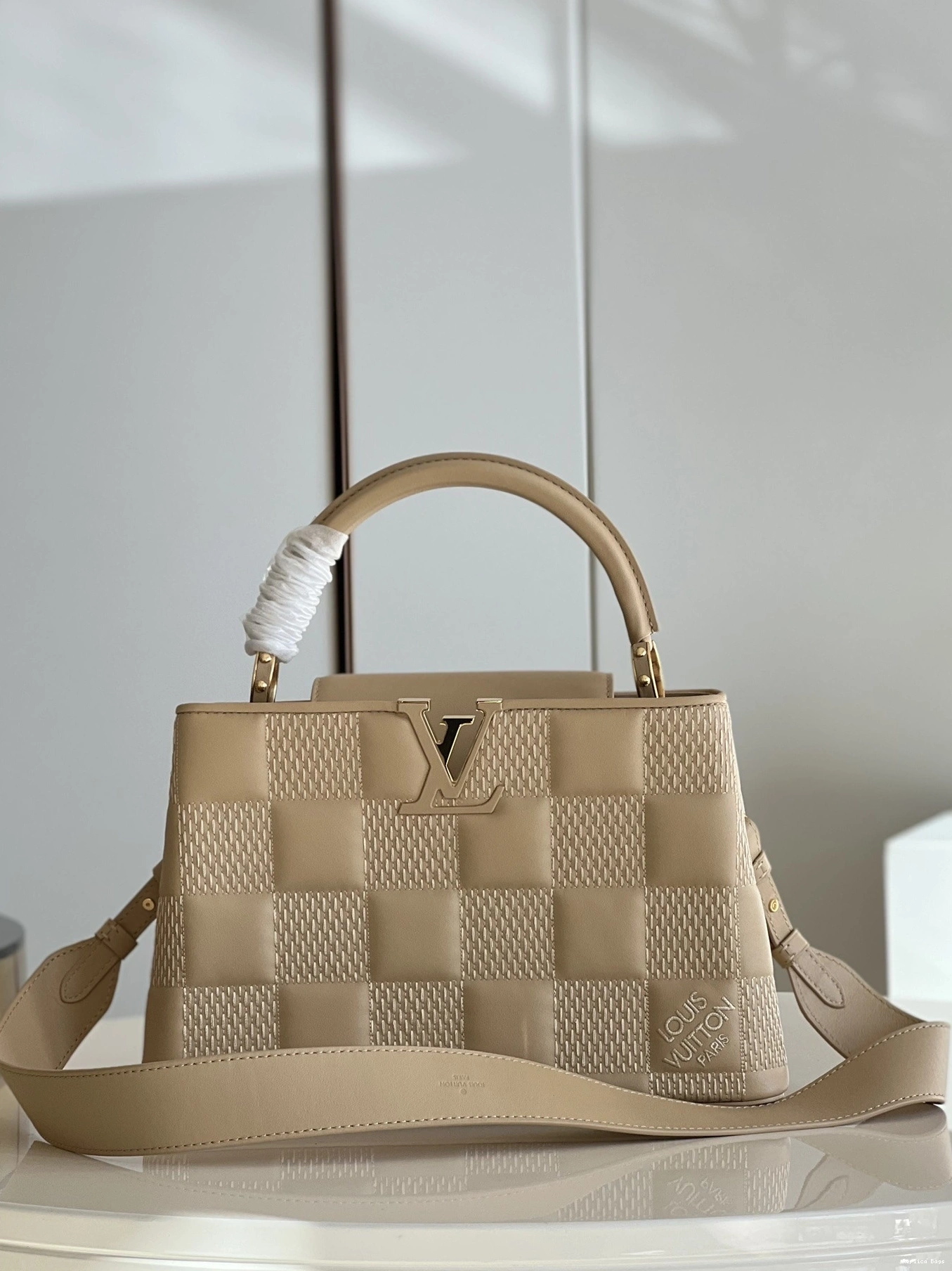 Affordable LOUIS CAPUCINES VUITTON MM 0727